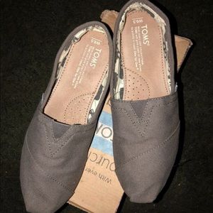 toms